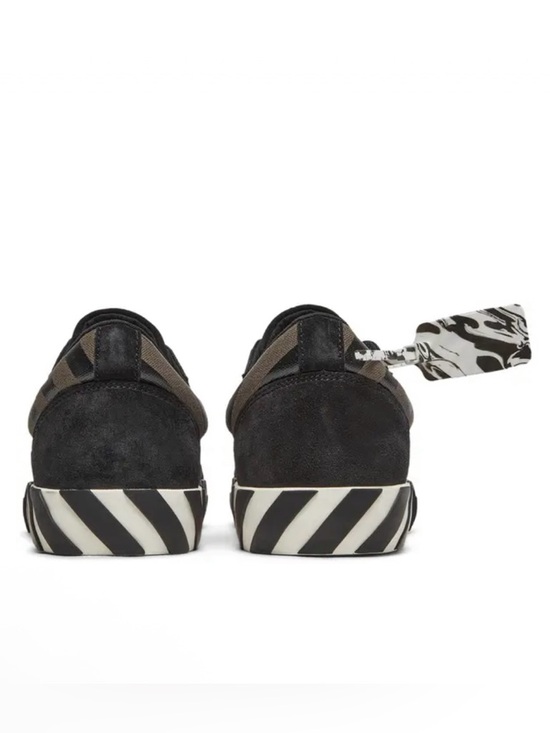 Off-White - Picture 2 of 15